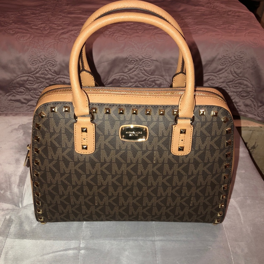 NWT MICHAEL KORS PURSE!